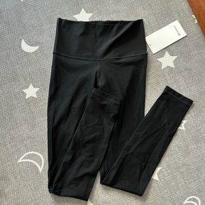 NWT Lululemon Mapped out HR tight 28” size 6